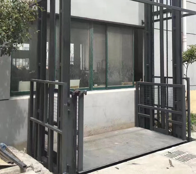 湖北导轨式施工升降机助力民生工程提速增效